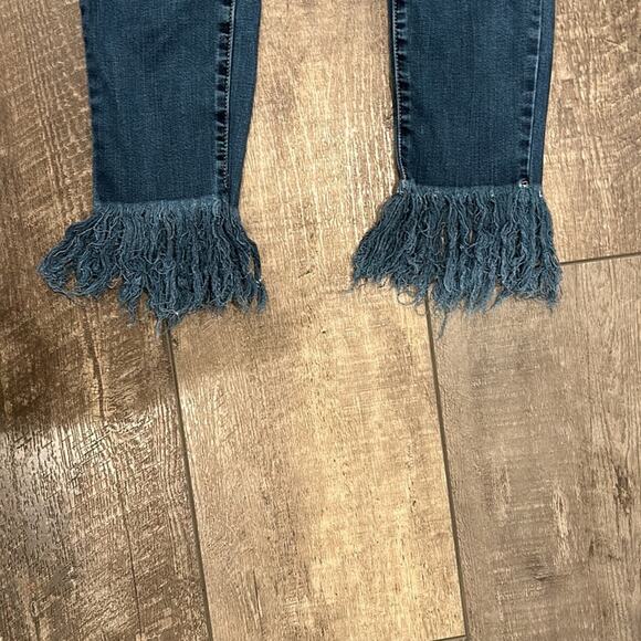 Blank NYC Stretch Demin Fringe Skinny Jeans Size 10/30 - Picture 5 of 9